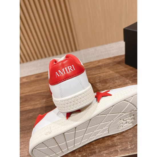 Skateboard shoes