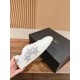 Skateboard shoes