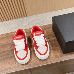 Skateboard shoes