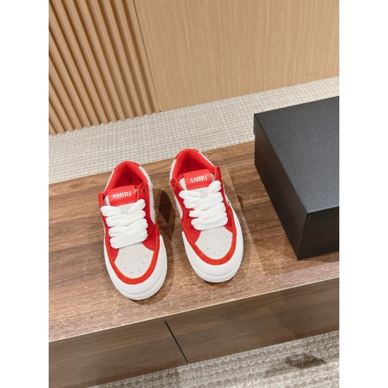 Skateboard shoes