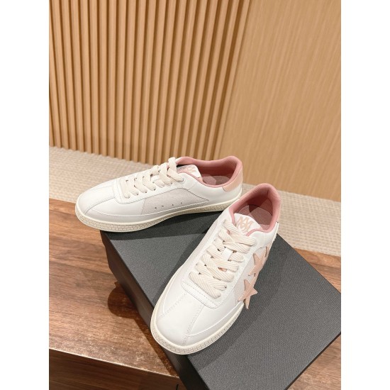 Skateboard shoes