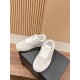 Skateboard shoes