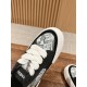 Skateboard shoes