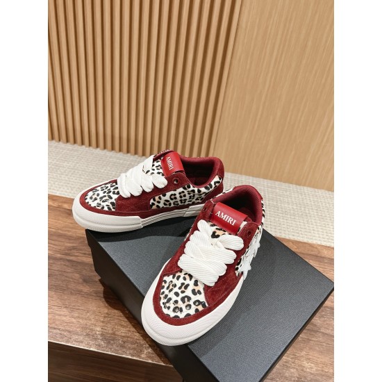Skateboard shoes