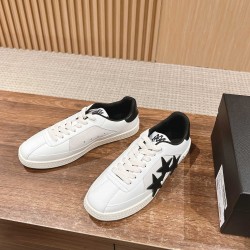 Skateboard shoes