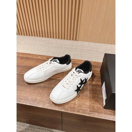 Skateboard shoes