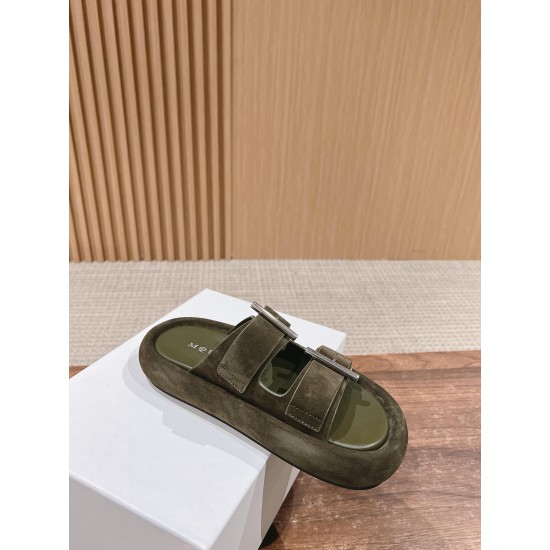 slippers