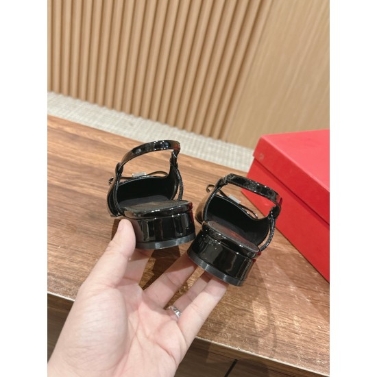 sandal