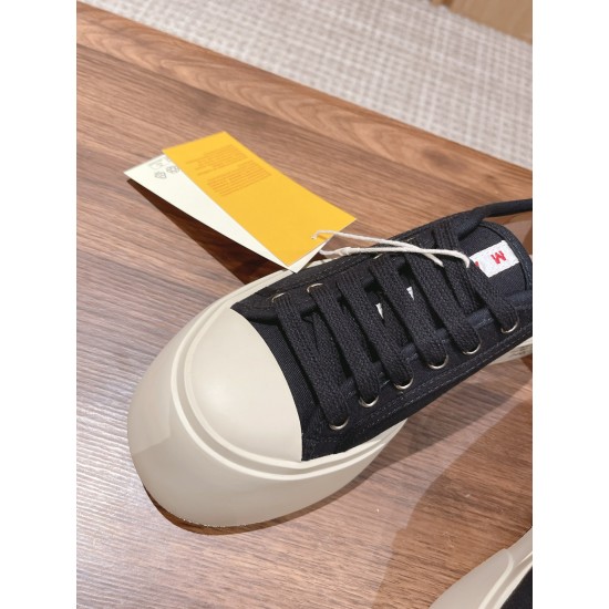 sneakers sneakers