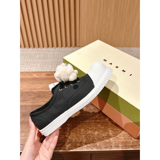 sneakers sneakers