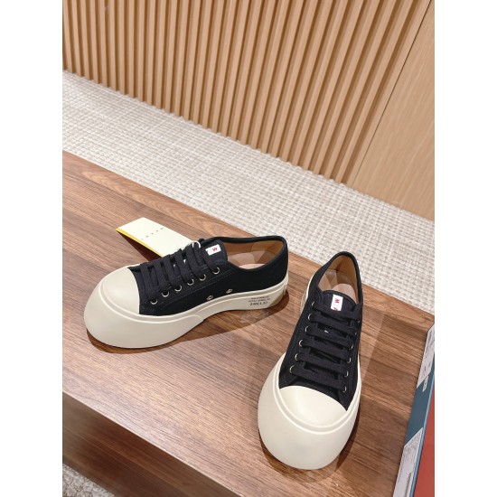 sneakers sneakers