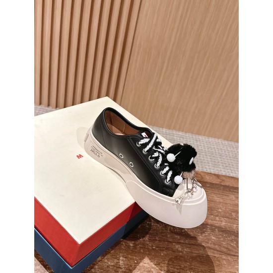 sneakers sneakers