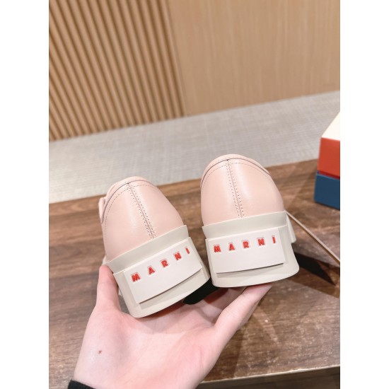 sneakers sneakers