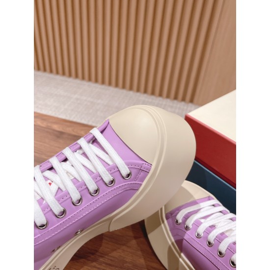 sneakers sneakers