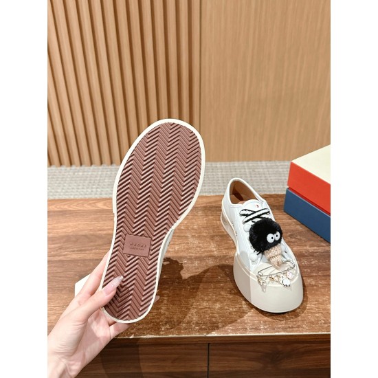 sneakers sneakers