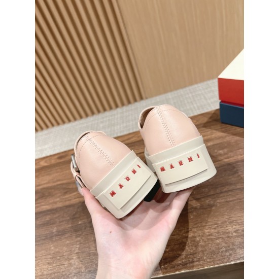 sneakers sneakers
