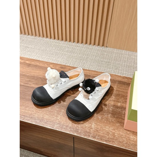 sneakers sneakers
