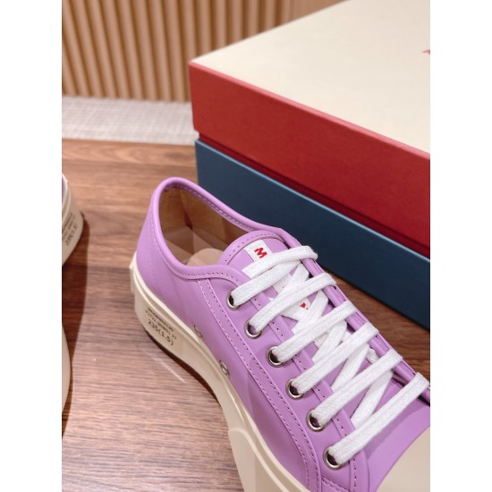 sneakers sneakers