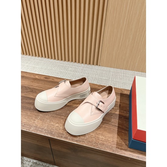 sneakers sneakers