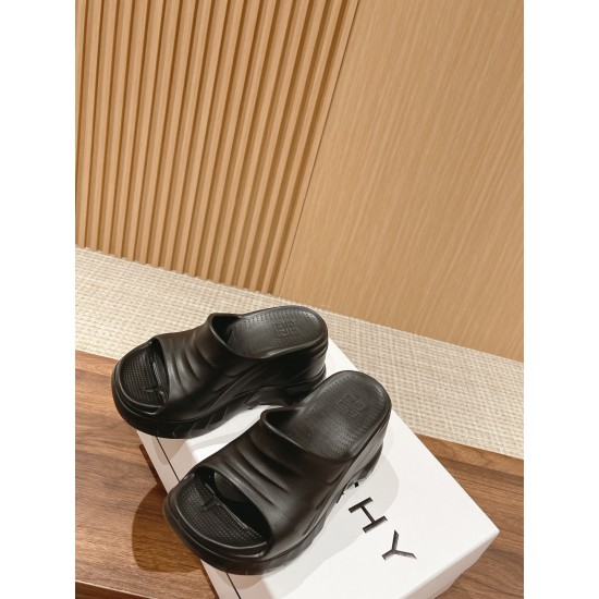 slippers