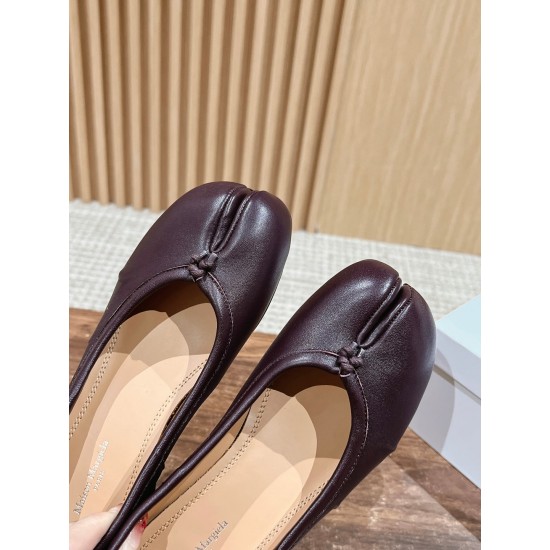 MM6 sneakers