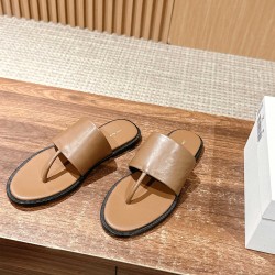 MM6 slippers