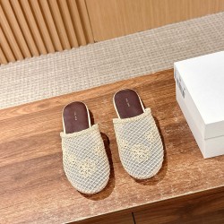 MM6 slippers