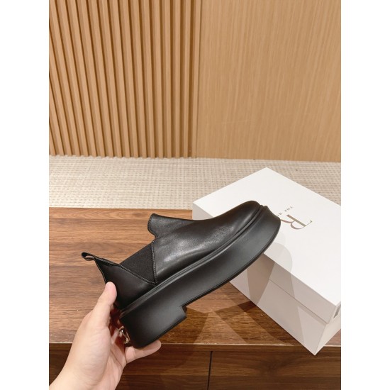 The row boots