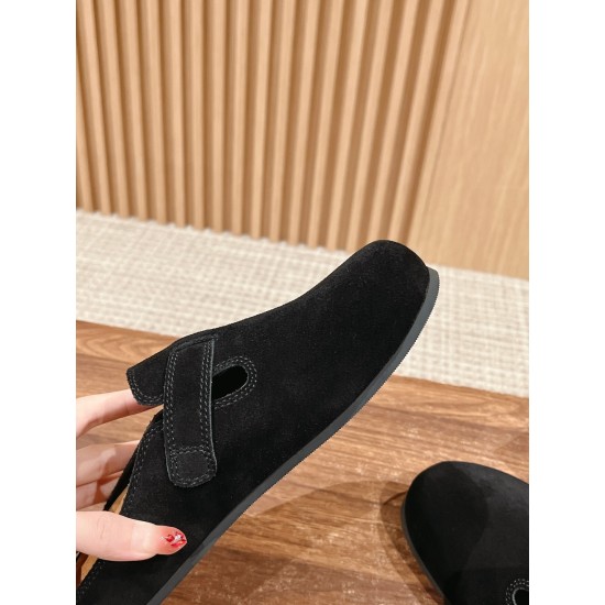 MM6 slippers