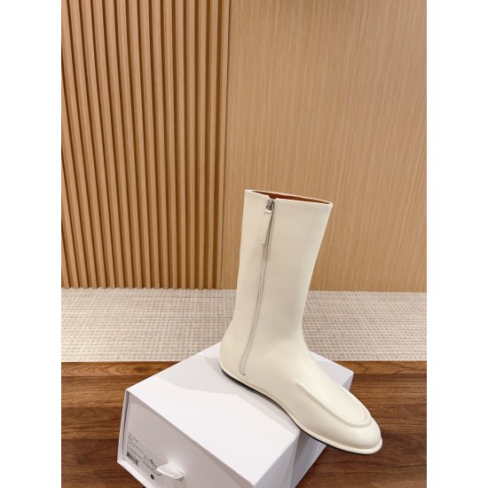The row boots
