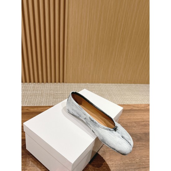 MM6 sneakers