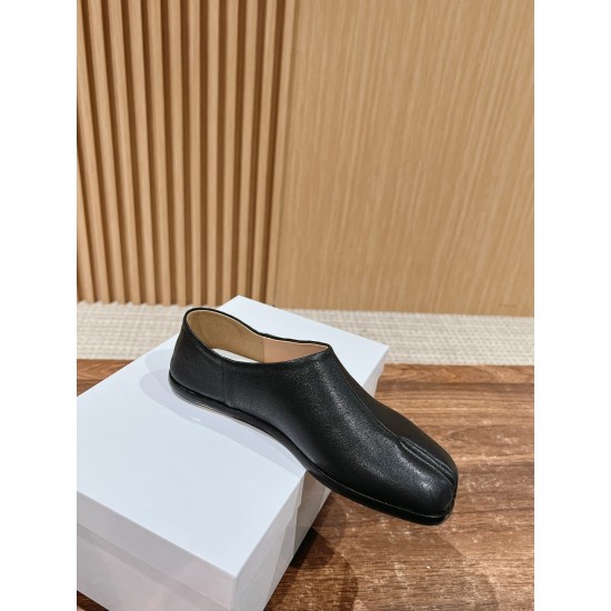 MM6 sneakers
