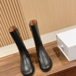 The row boots