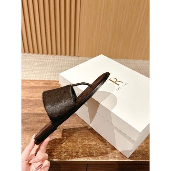 MM6 slippers