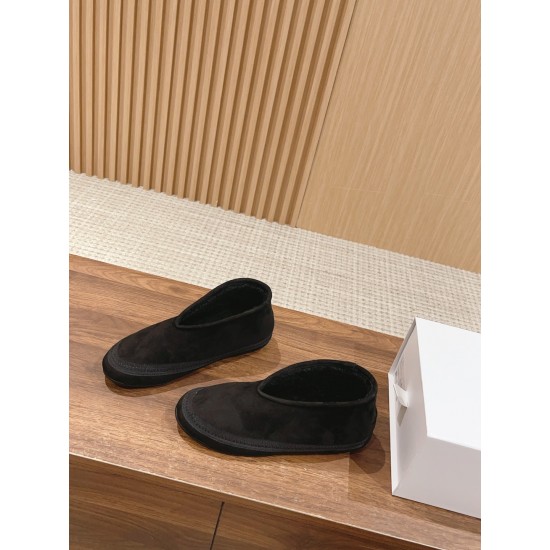 The row boots