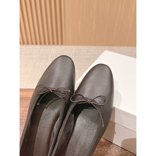 The row sandals