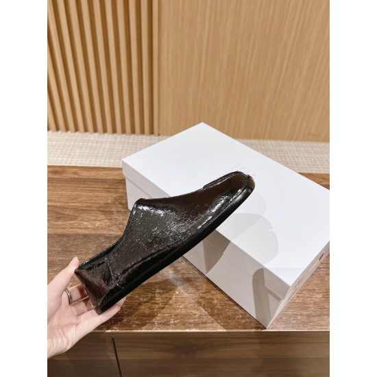MM6 sneakers