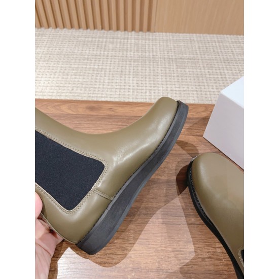 The row boots