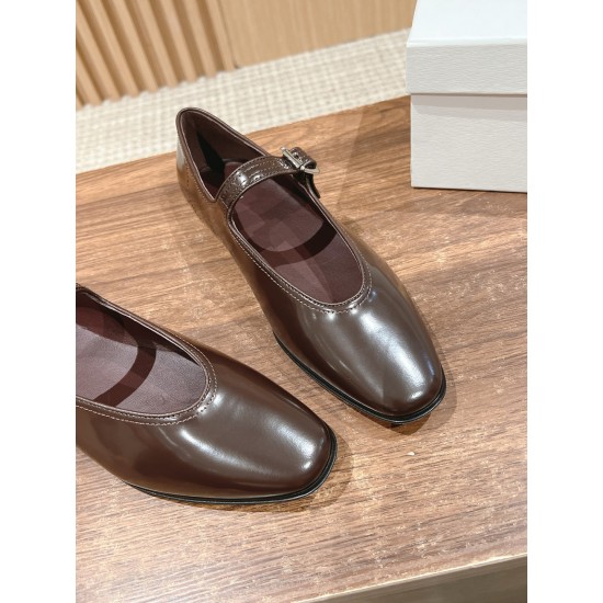 The row sandals