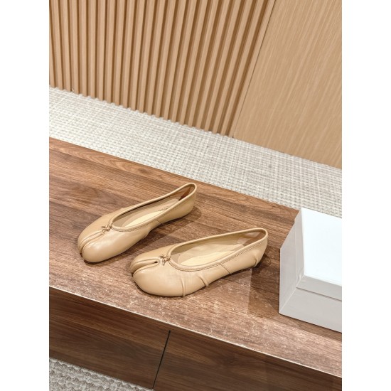 MM6 sneakers