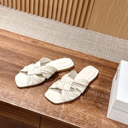 MM6 slippers
