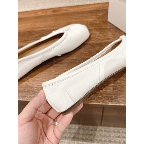 MM6 sneakers