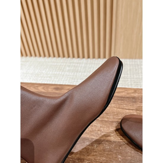 The row boots