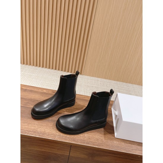 The row boots