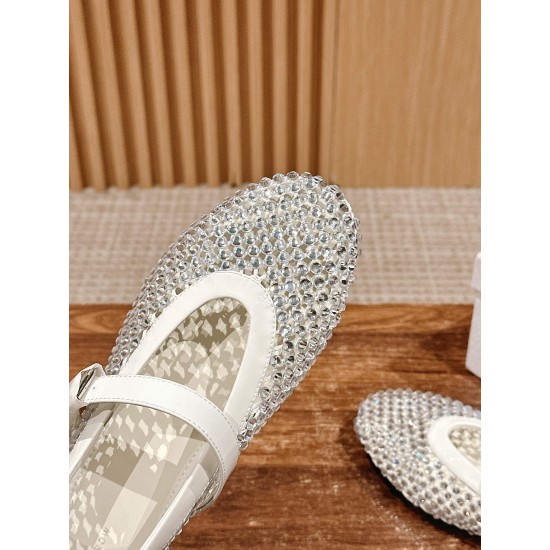 The row sandals