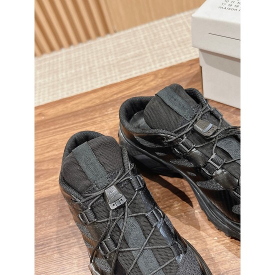 MM6 slippers