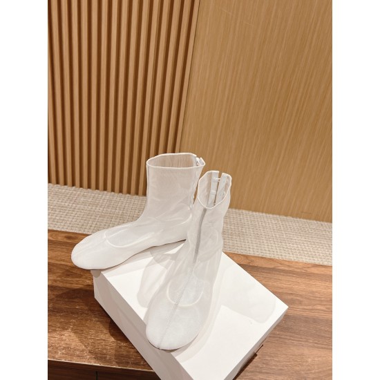 MM6 boots