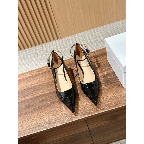 MM6 sandals