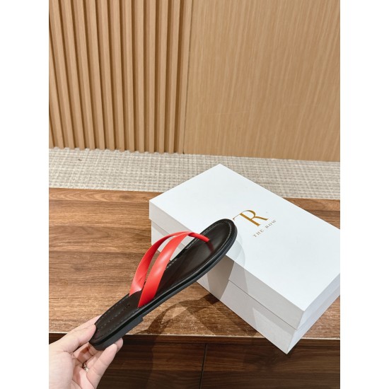 MM6 slippers