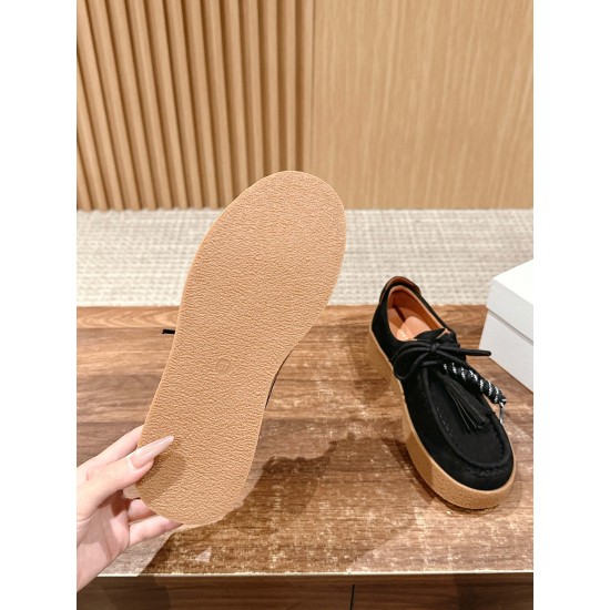 MM6 slippers